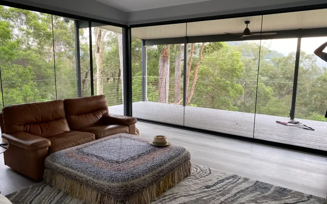 Choosing Retractable Pleated Fly Screens: A Practical Guide for Queensland Homes