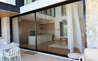 Do Retractable Screens Work? The Truth From 17 Years in the Trenches